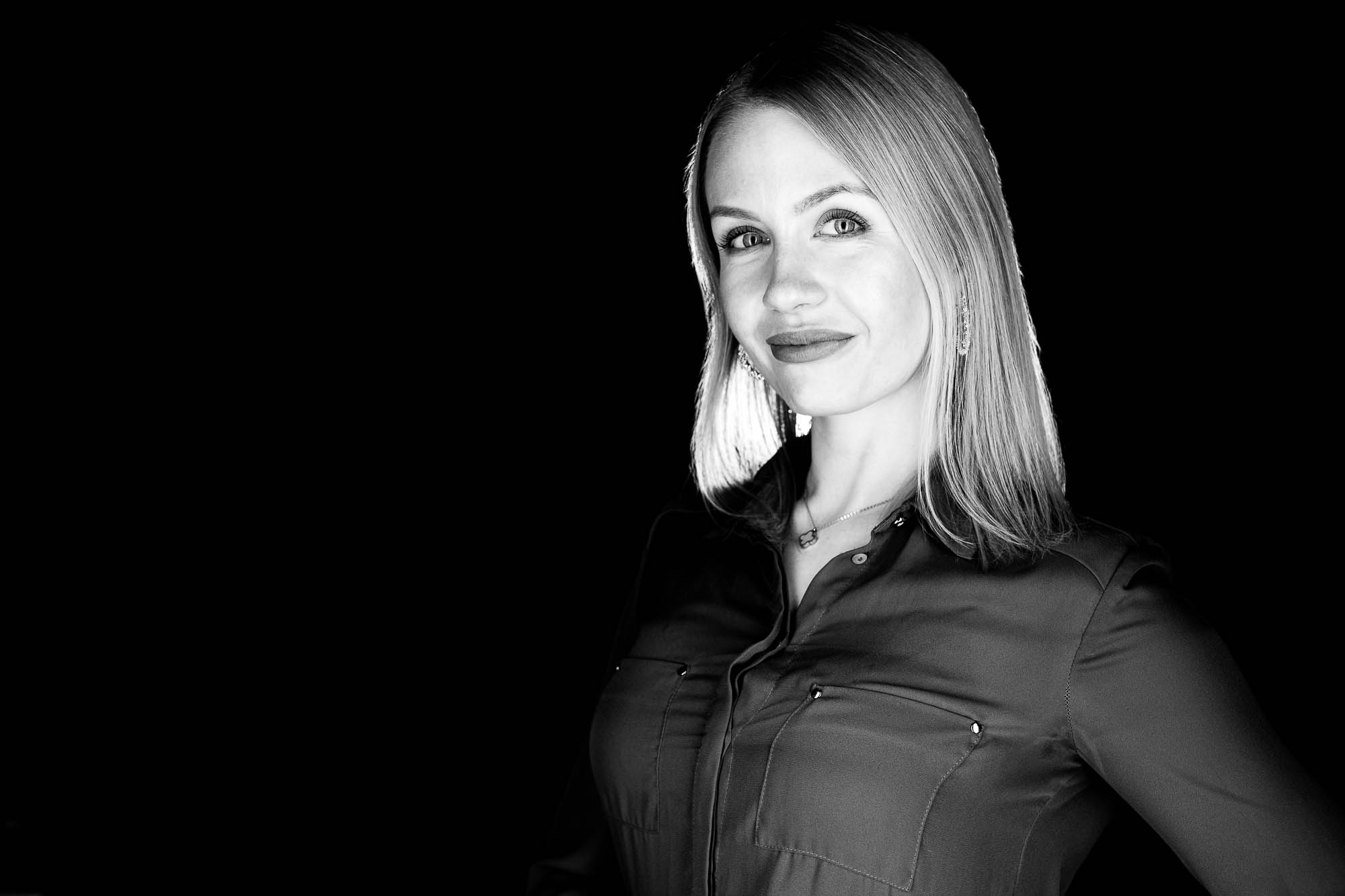 Export x3 Headshot  06538 Dez 01 2019 Bearbeitet 2 Headshots 2019  Miro Nicole Nadine